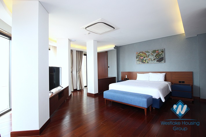 A gorgeous two bedrooms apartment for rent in Truc Bach, Ba Dinh