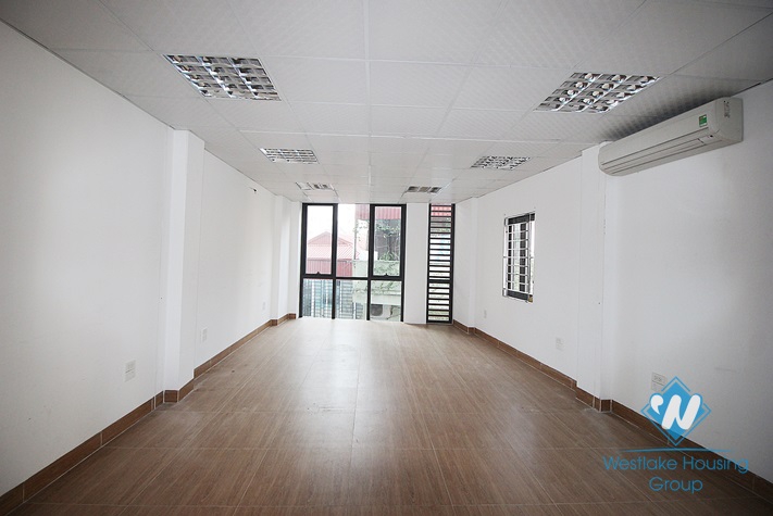 An office for rent in Tran Duy Hung, Cau Giay, Ha Noi