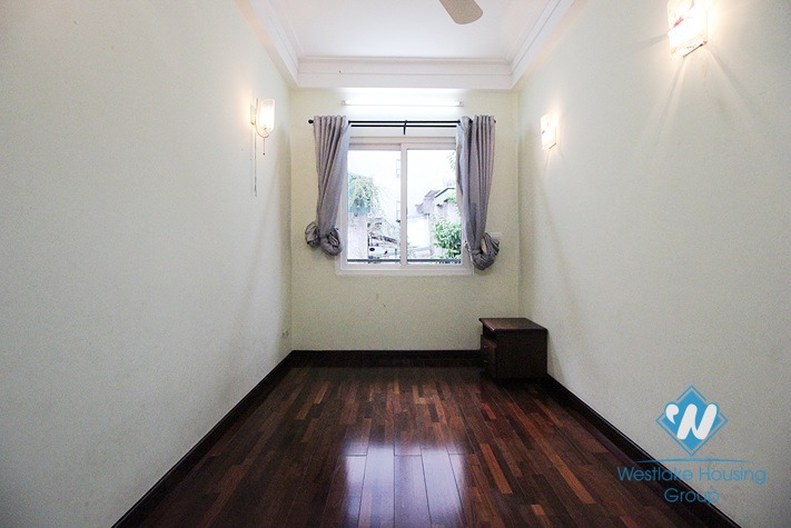 Unfurnished 6 bedrooms house for rent in De La Thanh, Dong Da