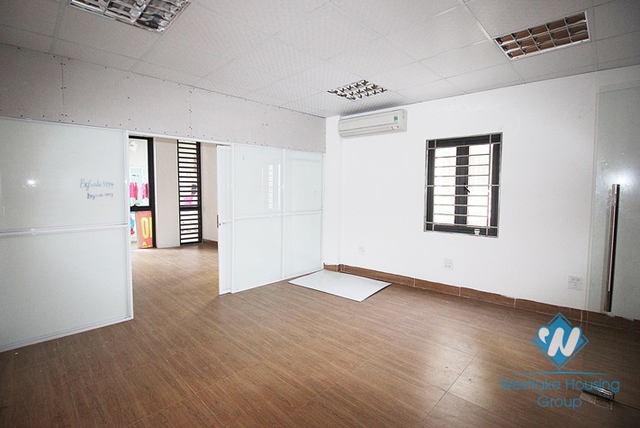 An office for rent in Tran Duy Hung, Cau Giay, Ha Noi