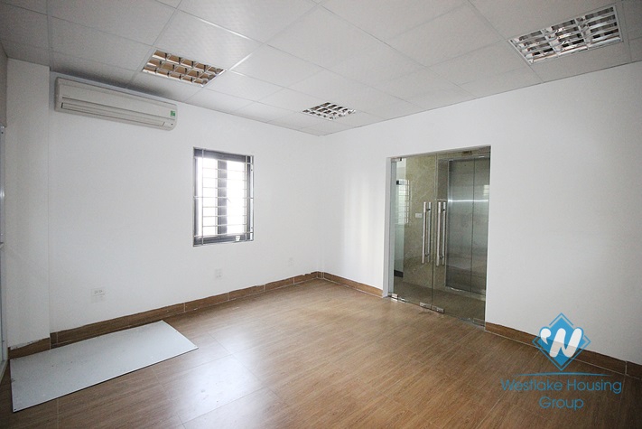 An office for rent in Tran Duy Hung, Cau Giay, Ha Noi