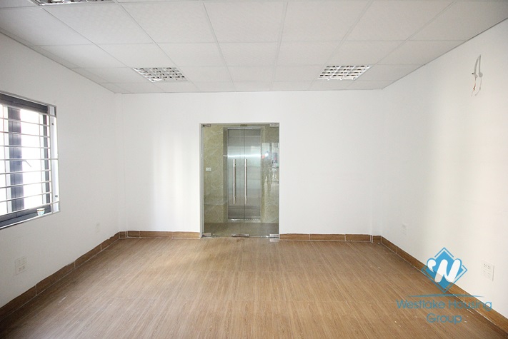 An office for rent in Tran Duy Hung, Cau Giay, Ha Noi