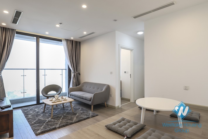 Morden two bedrooms apartment for rent in Vinhomes Metropolis, Ba Dinh, Hanoi