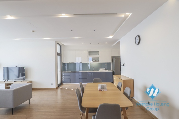 A gorgeous 3 bedroom apartment for rent in Vinhomes Metropolis, Ba Dinh