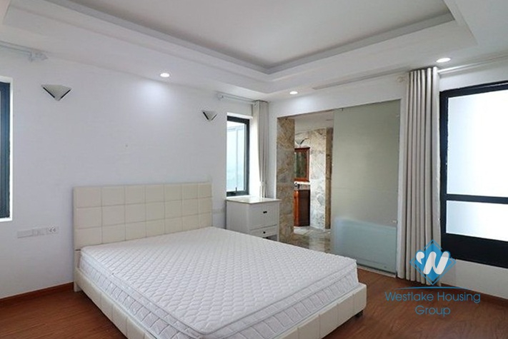 A lovely apartment with Truc Back lake view for rent