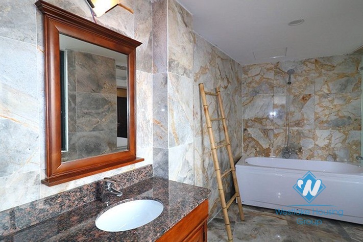 A lovely apartment with Truc Back lake view for rent