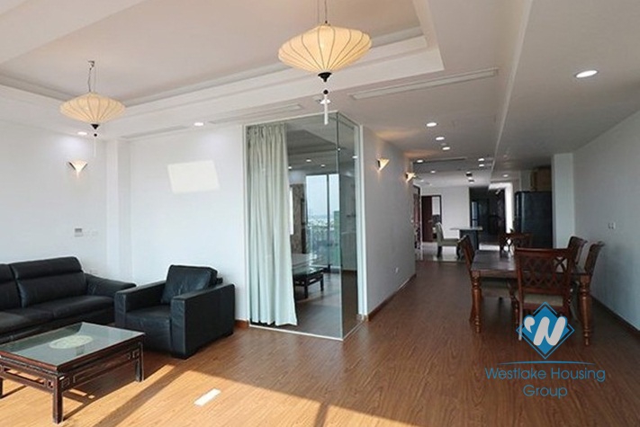 A lovely apartment with Truc Back lake view for rent