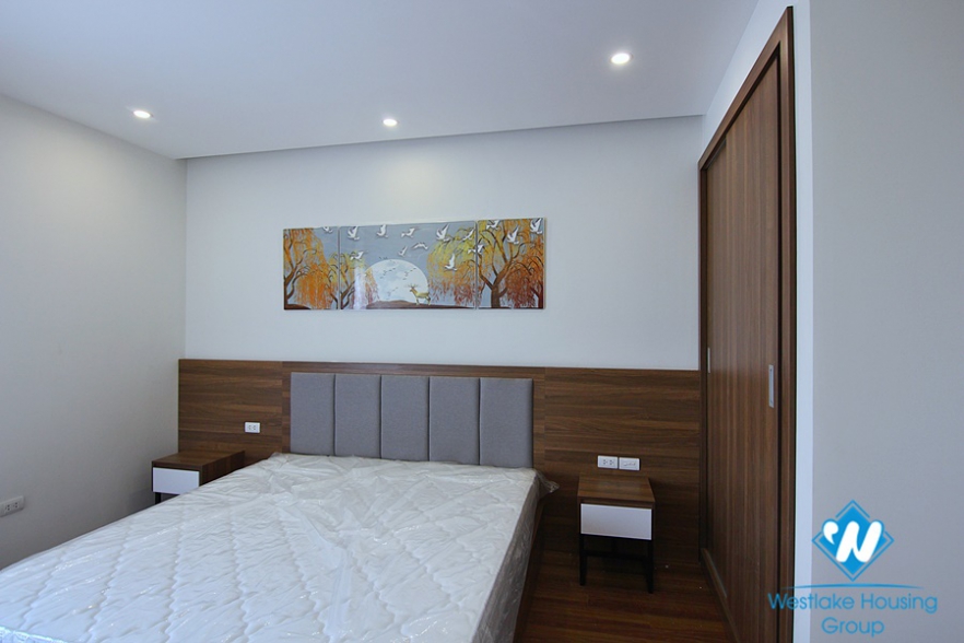 Spacious 3 bed / 2 bath apartment for rent on Xuan Dieu street, Tay Ho, Hanoi