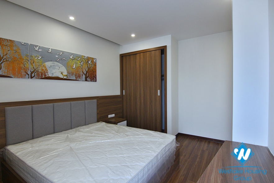 Spacious 3 bed / 2 bath apartment for rent on Xuan Dieu street, Tay Ho, Hanoi