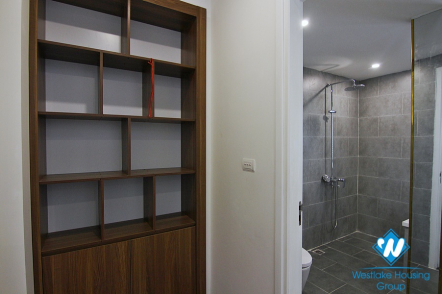 Spacious 3 bed / 2 bath apartment for rent on Xuan Dieu street, Tay Ho, Hanoi