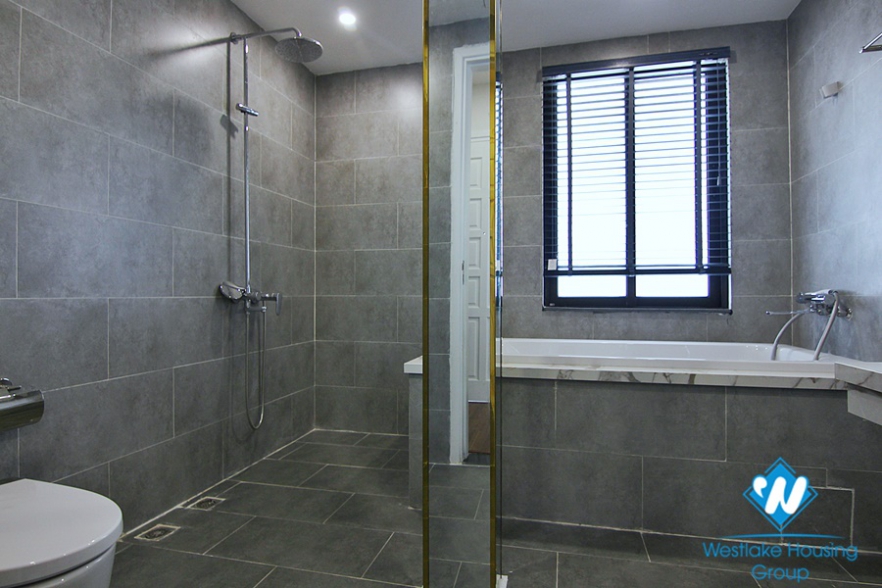 Spacious 3 bed / 2 bath apartment for rent on Xuan Dieu street, Tay Ho, Hanoi
