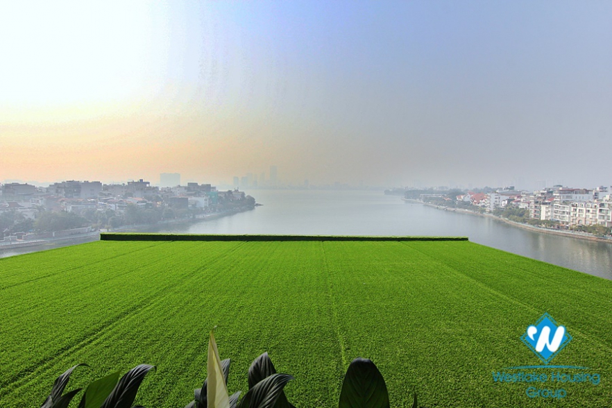 Gorgeous 4 bed / 3 bath apartment for rent on Xuan Dieu, Tay Ho, Hanoi