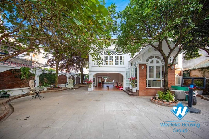 430sqm garden villa for rent in Long Bien district, Hanoi