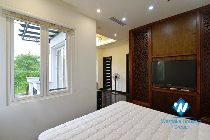 Bright corner house to rent in Hoa Phuong area Vinhomes Riverside