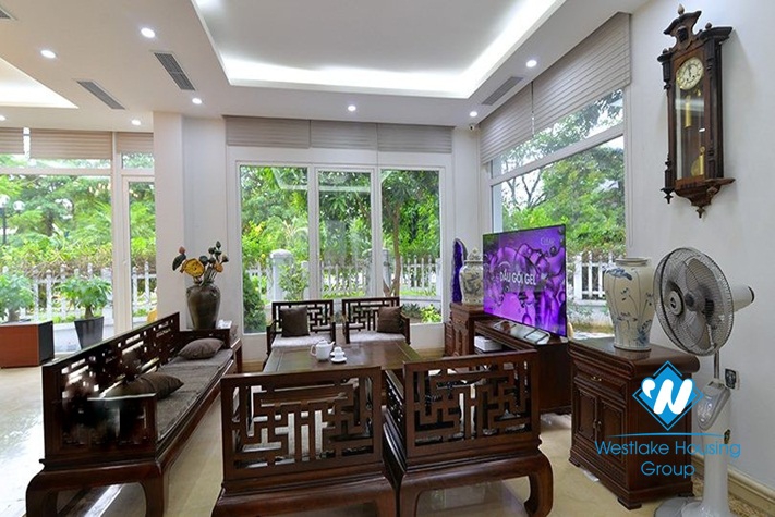 Bright corner house to rent in Hoa Phuong area Vinhomes Riverside