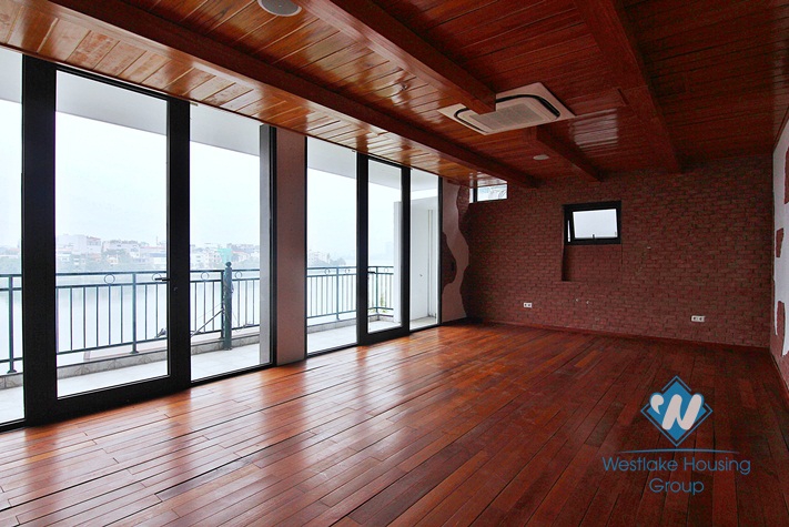A nice house for rent for office, cafes in Quang An, Tay Ho