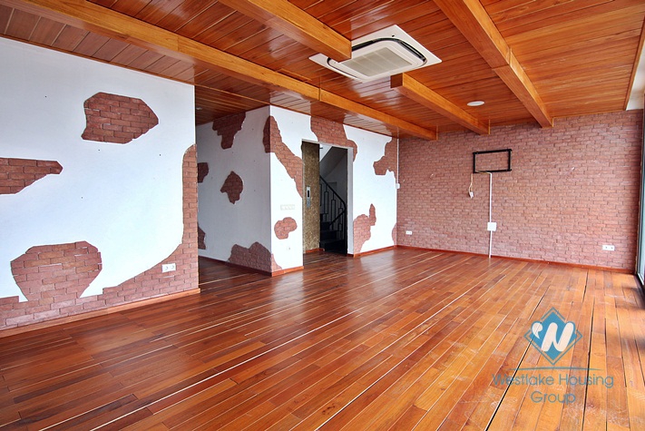 A nice house for rent for office, cafes in Quang An, Tay Ho