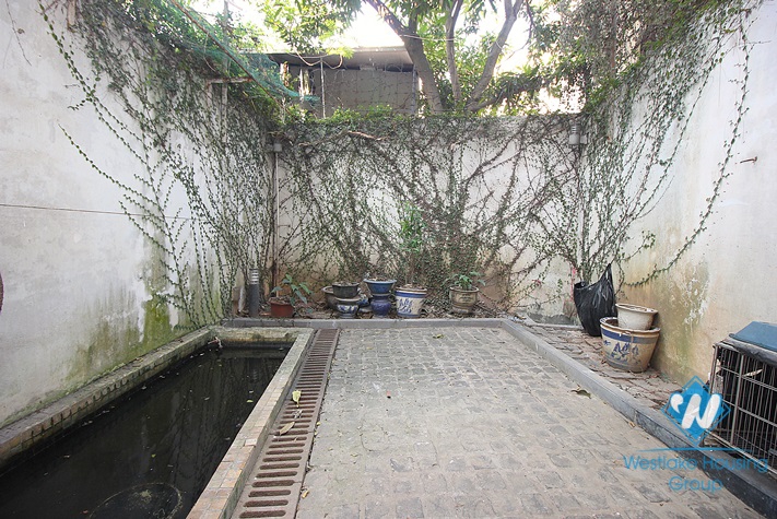 A three-bedroom house with a nice garden on Dao Tan street, Ba Dinh, Hanoi