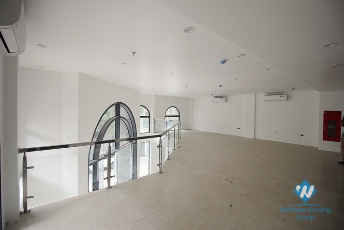 A bright, open office for rent in Vuon Dao