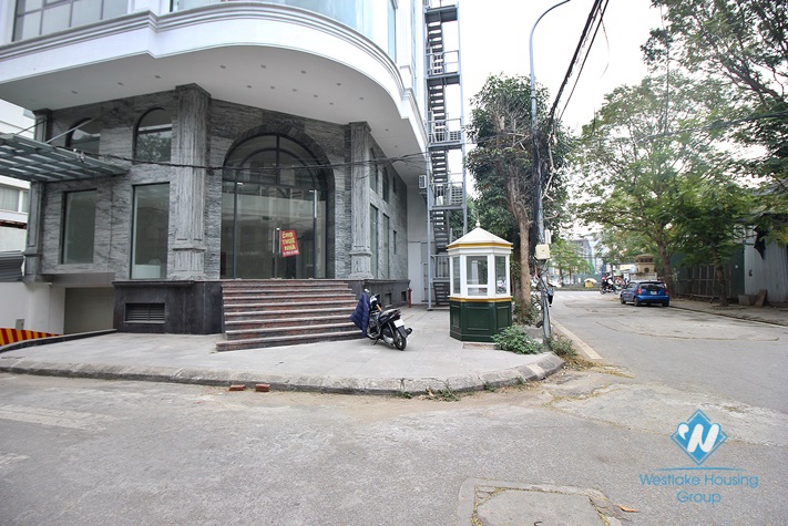 A bright, open office for rent in Vuon Dao