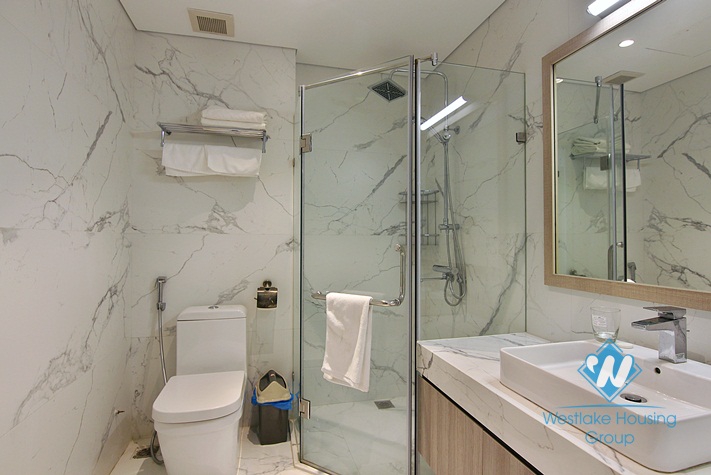 Lake view apartment for rent on Tay Ho, Ha Noi