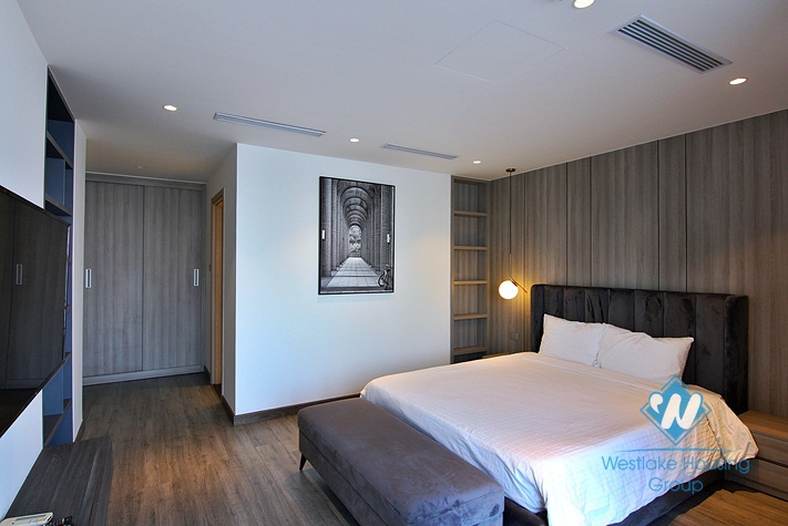 Lake view apartment for rent on Tay Ho, Ha Noi