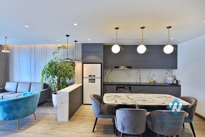 Lake view apartment for rent on Tay Ho, Ha Noi