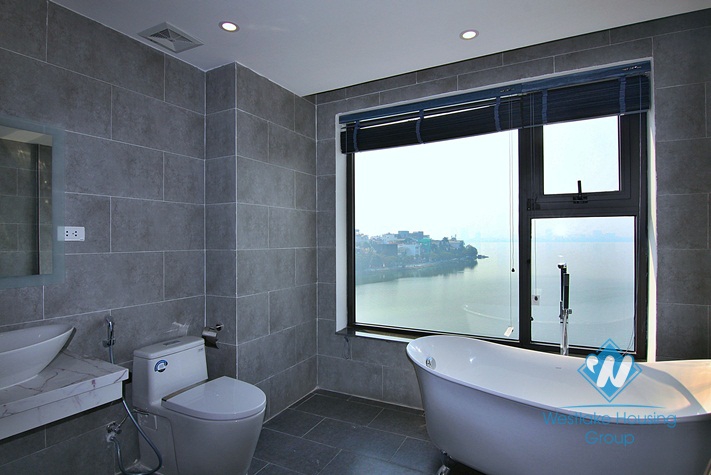 A brand new 2 bedroom apartment with lake view in Xuan Dieu, Tay Ho