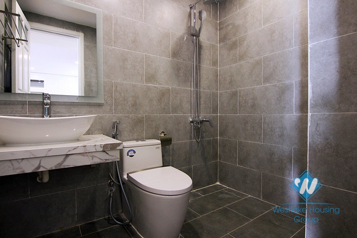 A brand new 2 bedroom apartment with lake view in Xuan Dieu, Tay Ho