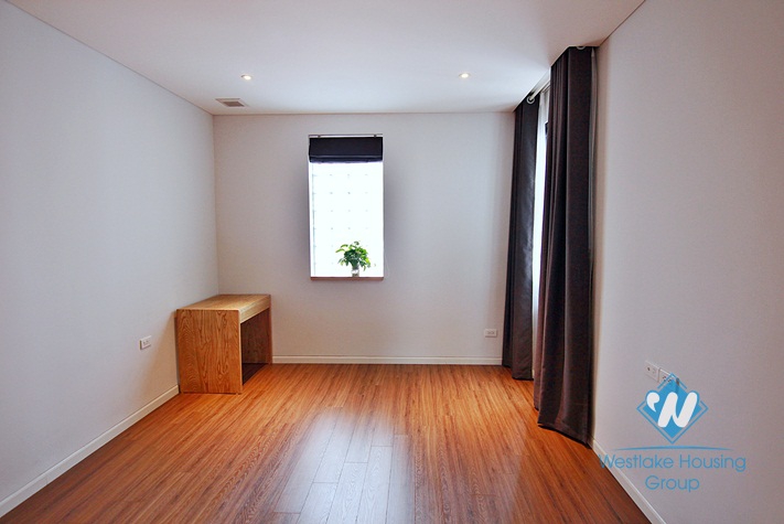 A good quality 2 bedroom apartment with huge balcony in Tu Hoa, Tay Ho