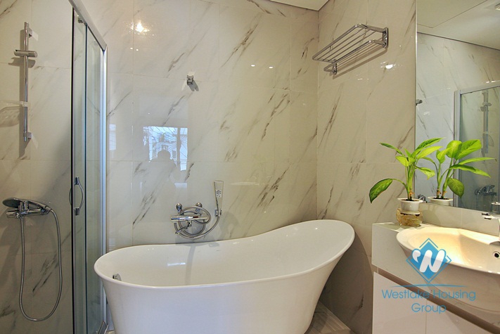 A good quality 2 bedroom apartment with huge balcony in Tu Hoa, Tay Ho