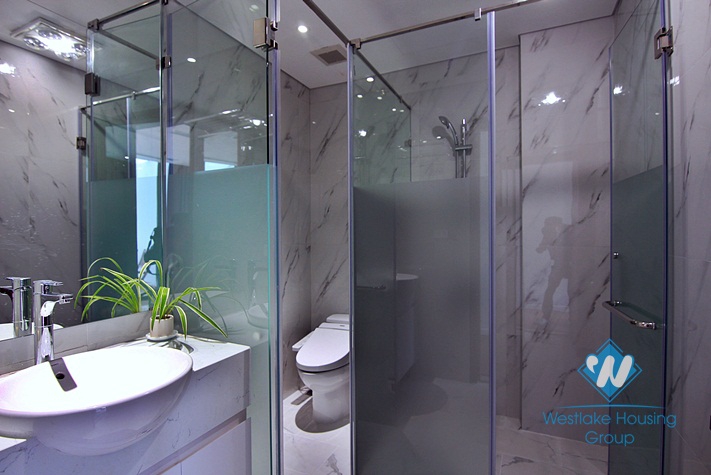 A good quality 2 bedroom apartment with huge balcony in Tu Hoa, Tay Ho