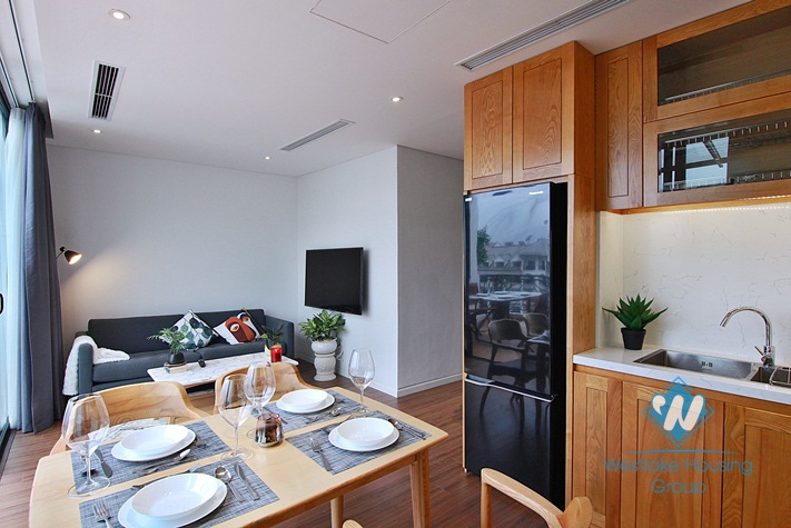 A good quality 2 bedroom apartment with huge balcony in Tu Hoa, Tay Ho