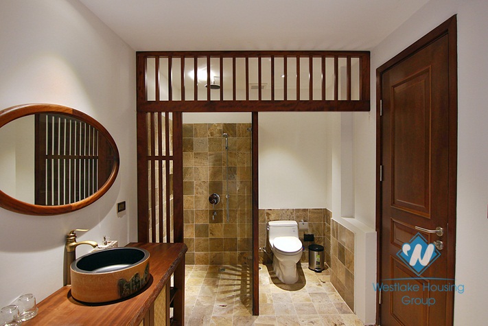 A stunning lake view 2 bedroom apartment with balcony in Tay ho, Ha noi