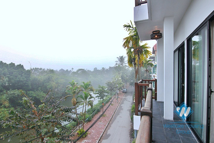 A stunning lake view 2 bedroom apartment with balcony in Tay ho, Ha noi