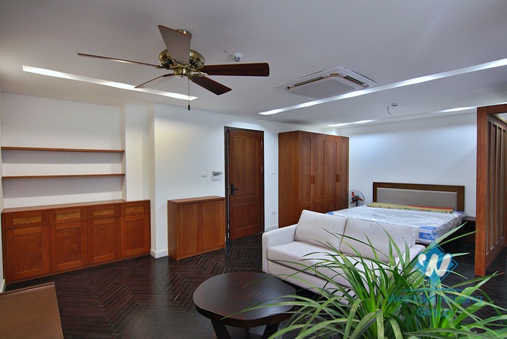 A brand new studio with lot of natural light in Tu Hoa, Tay Ho