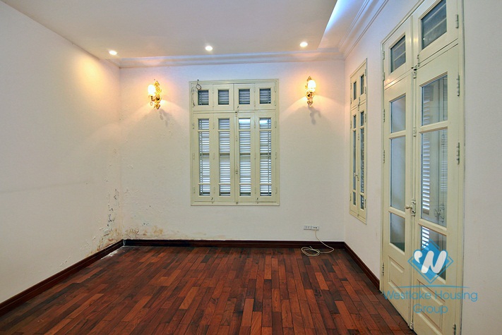 A reasonable 4 bedroom house for rent in Dang Thai Mai, Tay Ho