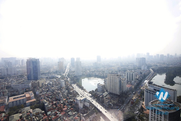 An amazingly attractive three-bedroom apartment in the complex Vinhomes Metropolis, Ba Dinh