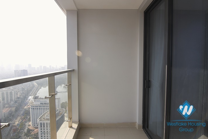 An amazingly attractive three-bedroom apartment in the complex Vinhomes Metropolis, Ba Dinh