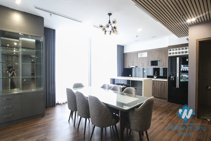 Penhouse three bedrooms apartment for rent in Vinhome Metropolis, Ba Dinh