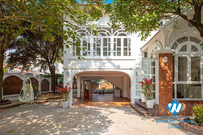 430sqm garden villa for rent in Long Bien district, Hanoi