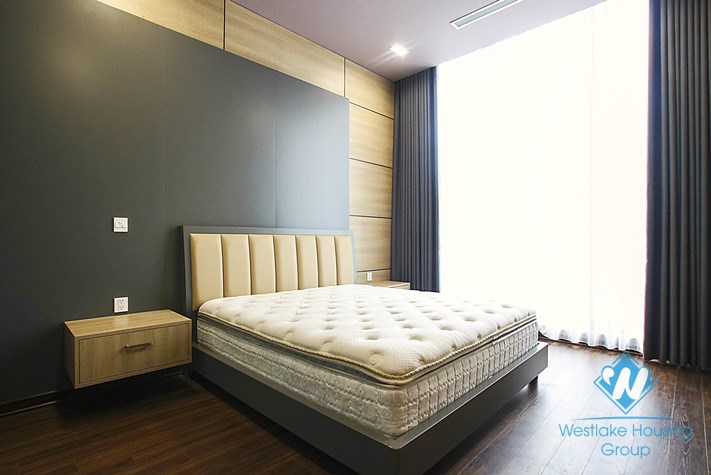 Penhouse three bedrooms apartment for rent in Vinhome Metropolis, Ba Dinh