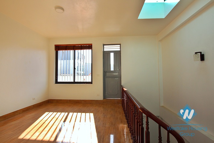 A newly 4 bedroom house for rent in Tay Ho, Ha Noi