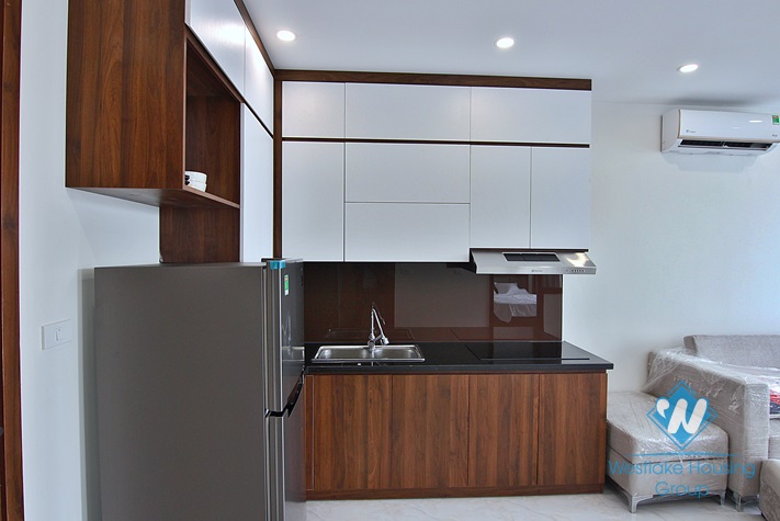 Newly renovated apartment with lake view balcony in Yen Phu, Tay Ho