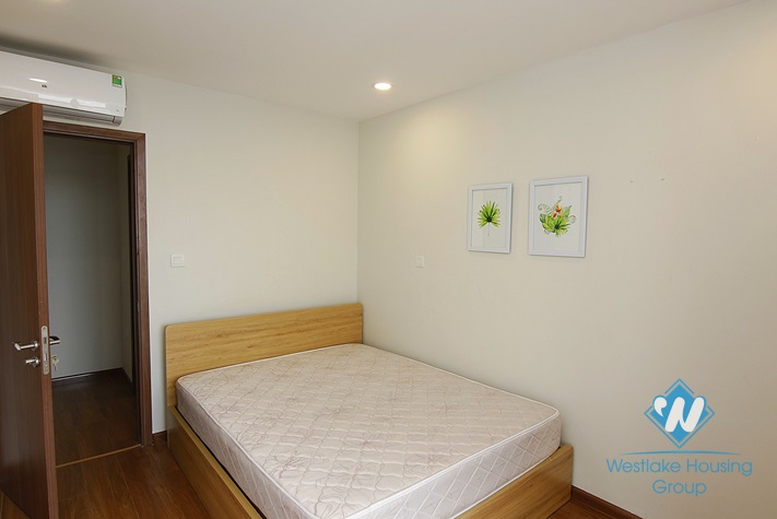 High floor two bedrooms apartment for rent in Discovery building, Cau Giay