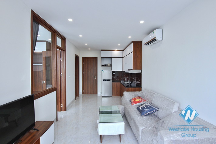 Newly renovated apartment with lake view balcony in Yen Phu, Tay Ho