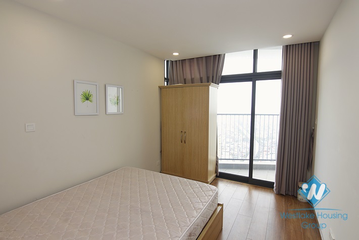 High floor two bedrooms apartment for rent in Discovery building, Cau Giay