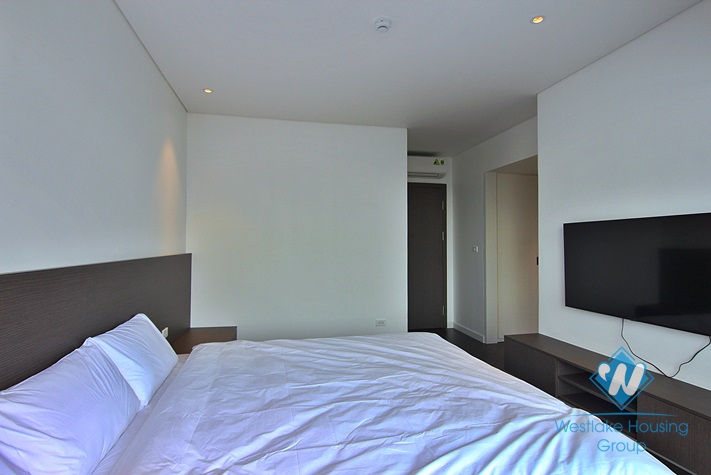 Lake view 2 bedrooms apartment for rent in Xuan Dieu, Tay Ho 