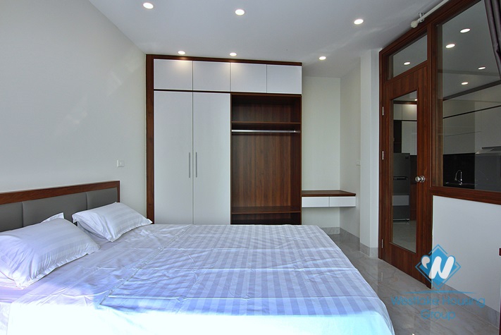 Newly renovated apartment with lake view balcony in Yen Phu, Tay Ho