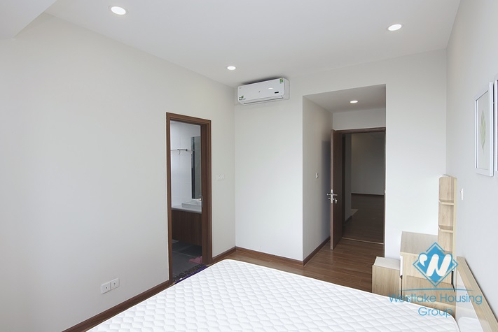 High floor two bedrooms apartment for rent in Discovery building, Cau Giay
